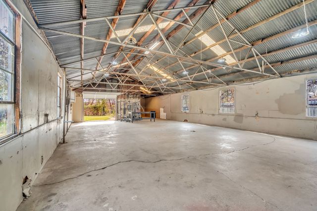 5800 E Roselane Street, Fort Worth, TX 76112