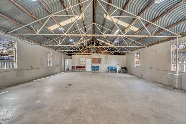 5800 E Roselane Street, Fort Worth, TX 76112