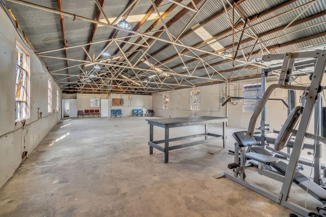 5800 E Roselane Street, Fort Worth, TX 76112