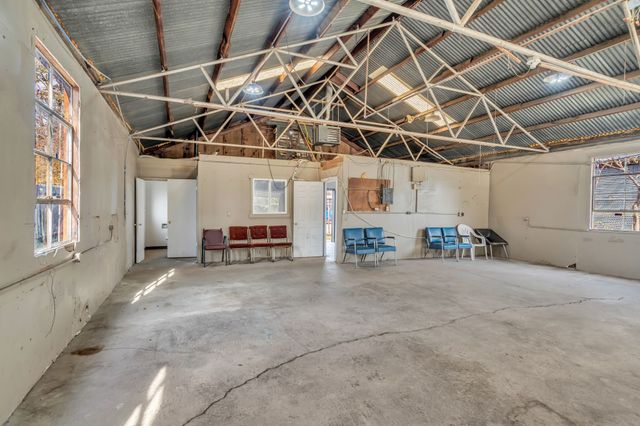 5800 E Roselane Street, Fort Worth, TX 76112