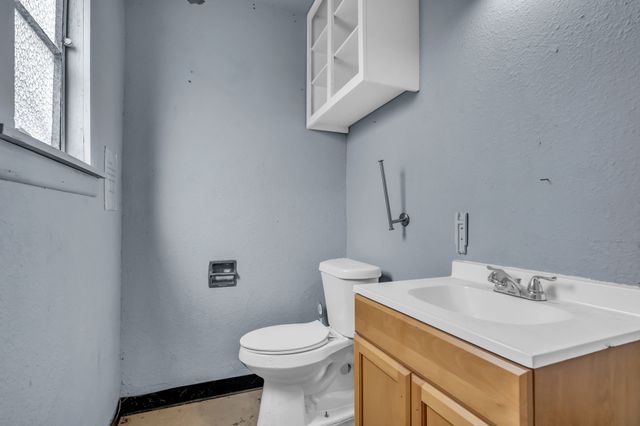 5800 E Roselane Street, Fort Worth, TX 76112