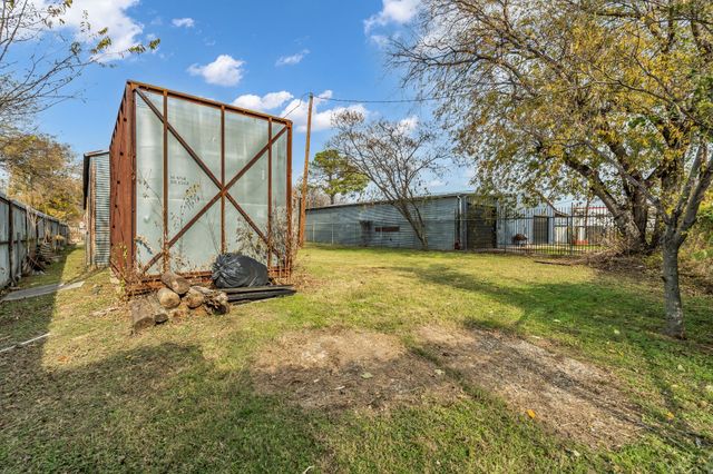 5800 E Roselane Street, Fort Worth, TX 76112