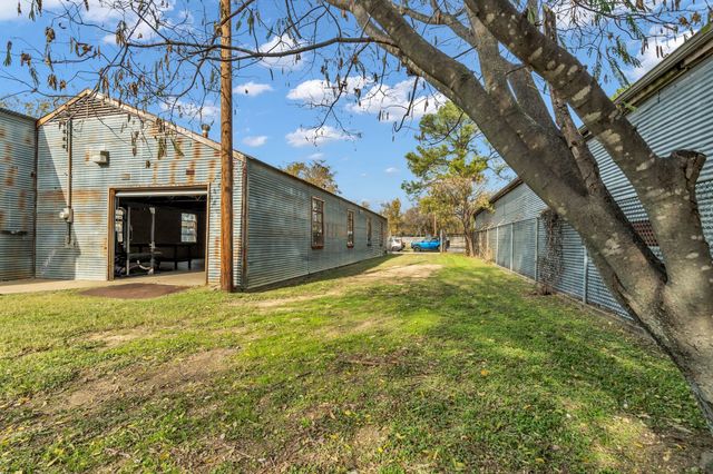 5800 E Roselane Street, Fort Worth, TX 76112