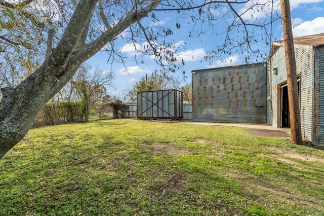 5800 E Roselane Street, Fort Worth, TX 76112