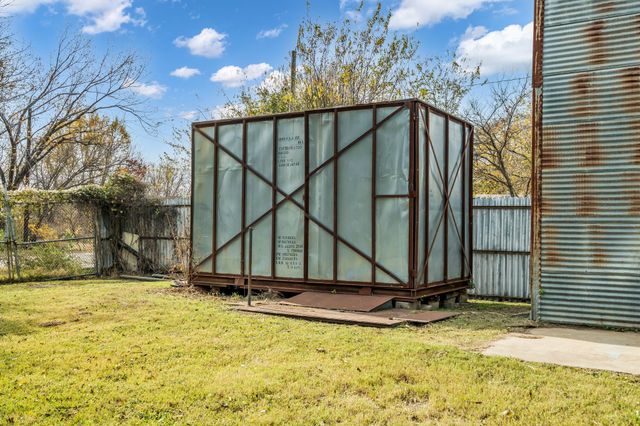 5800 E Roselane Street, Fort Worth, TX 76112