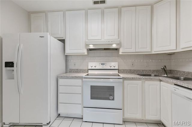 8901 Cardinal Terrace, St Louis, MO 63144