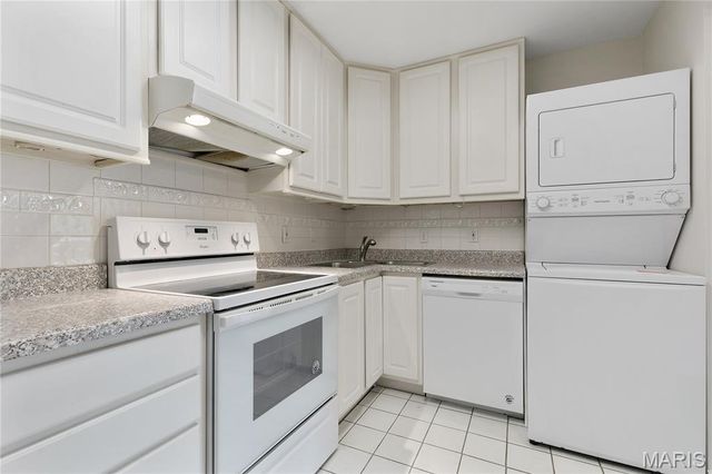 8901 Cardinal Terrace, St Louis, MO 63144