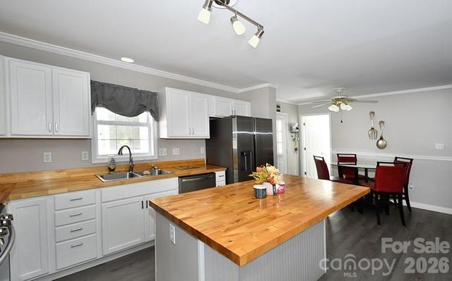 235 Crystal Circle, Mooresville, NC 28117