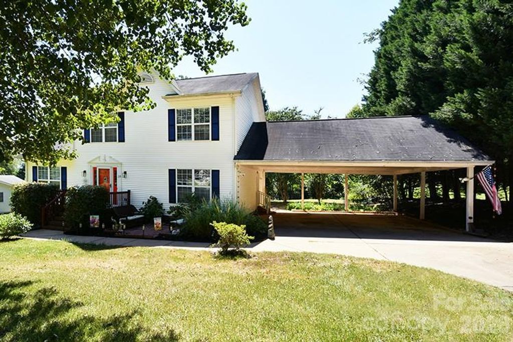235 Crystal Circle, Mooresville, NC 28117