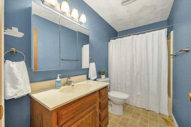 204 Farrwood Dr 204, Haverhill, MA 01835