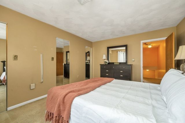 204 Farrwood Dr 204, Haverhill, MA 01835