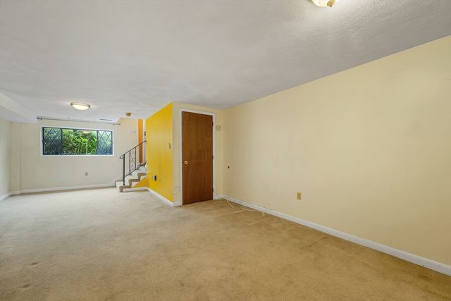 204 Farrwood Dr 204, Haverhill, MA 01835