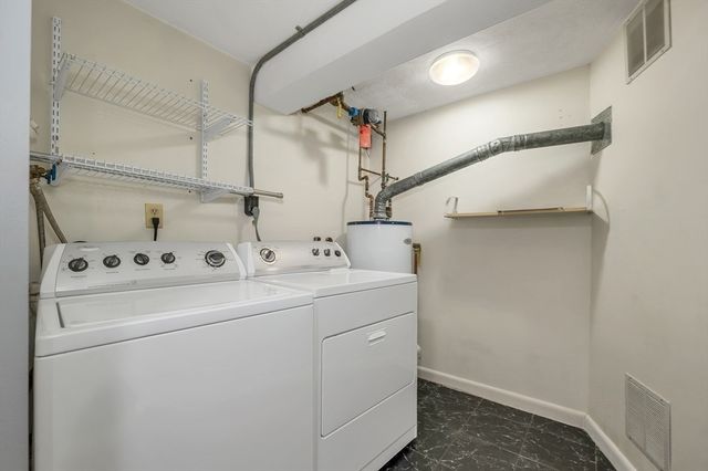 204 Farrwood Dr 204, Haverhill, MA 01835