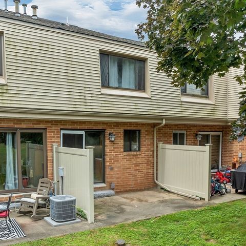 204 Farrwood Dr 204, Haverhill, MA 01835