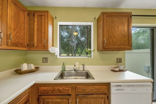 204 Farrwood Dr 204, Haverhill, MA 01835