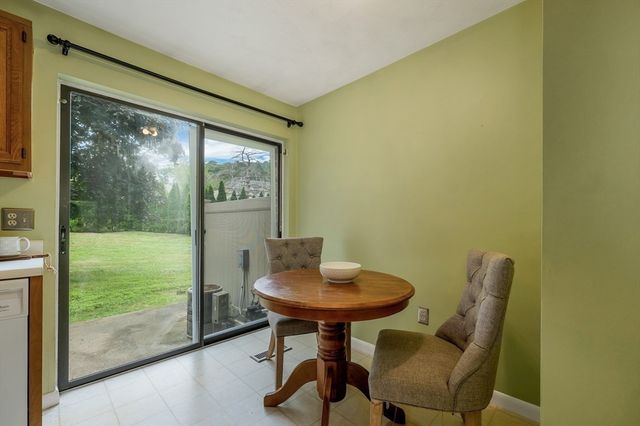 204 Farrwood Dr 204, Haverhill, MA 01835