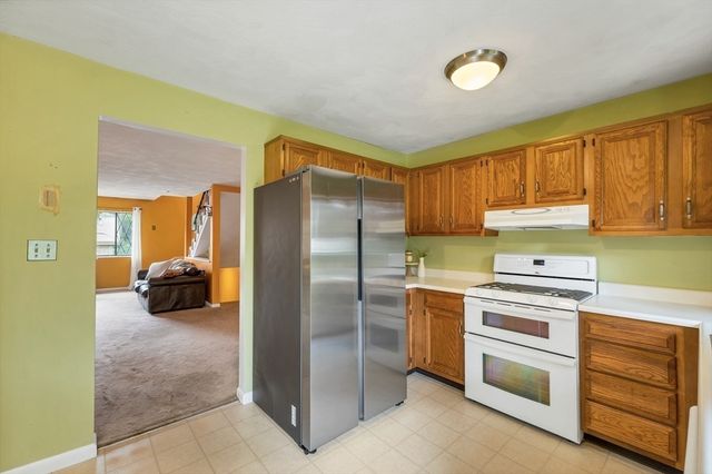 204 Farrwood Dr 204, Haverhill, MA 01835