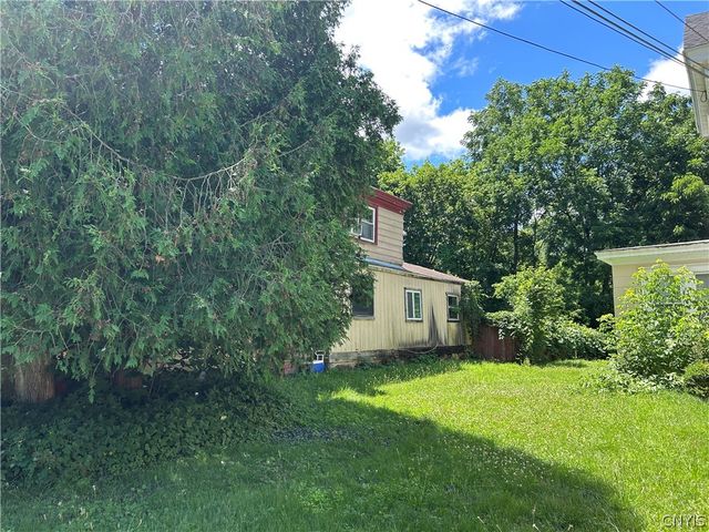 1722 Valley Drive, Syracuse, NY 13207