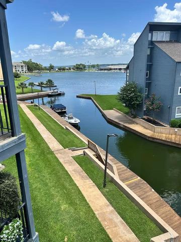 12500 Melville Drive 3, Montgomery, TX 77356