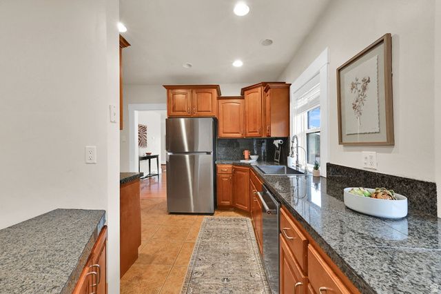 915 S PARK ROW ST, Salt Lake City, UT 84105