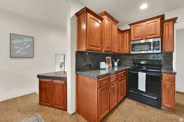 915 S PARK ROW ST, Salt Lake City, UT 84105