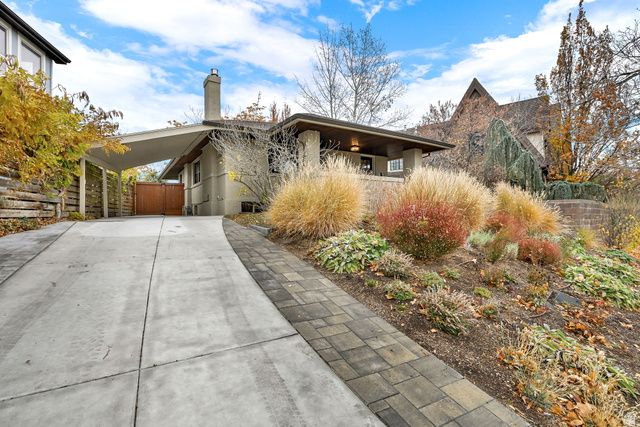 915 S PARK ROW ST, Salt Lake City, UT 84105