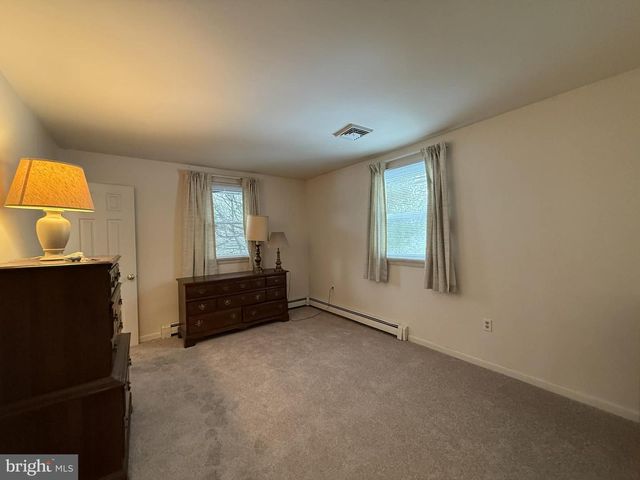 629 CONESTOGA LN, Lansdale, PA 19446