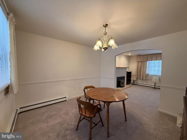 629 CONESTOGA LN, Lansdale, PA 19446