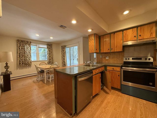 629 CONESTOGA LN, Lansdale, PA 19446