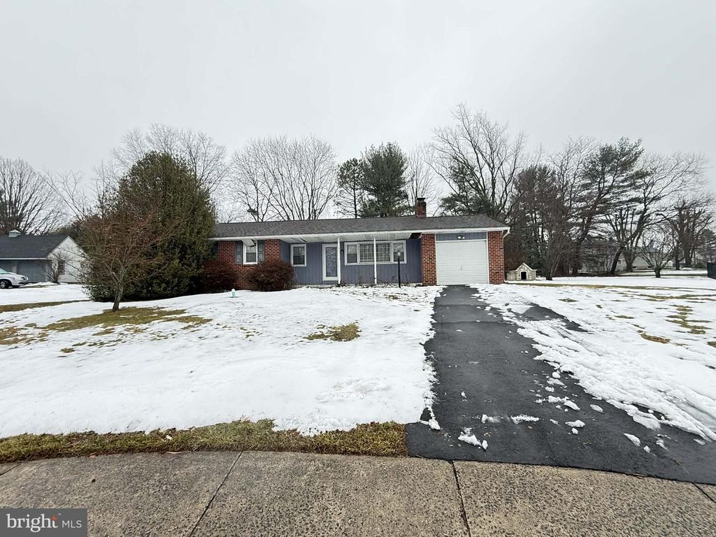 629 CONESTOGA LN, Lansdale, PA 19446