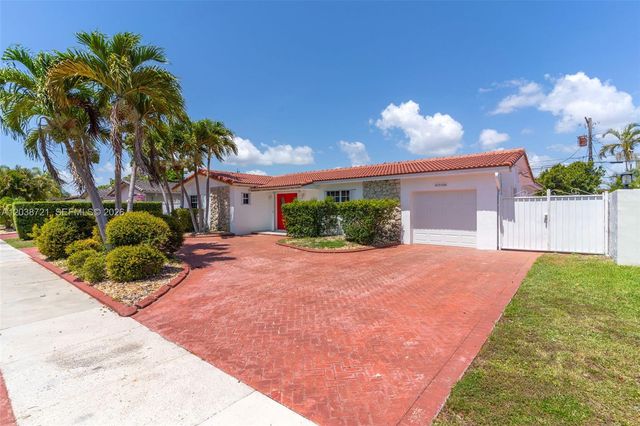 1720 SW 98th Ct, Miami, FL 33165
