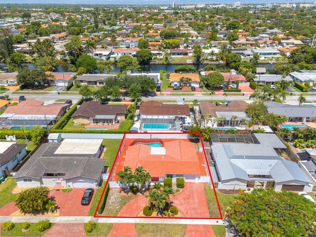 1720 SW 98th Ct, Miami, FL 33165