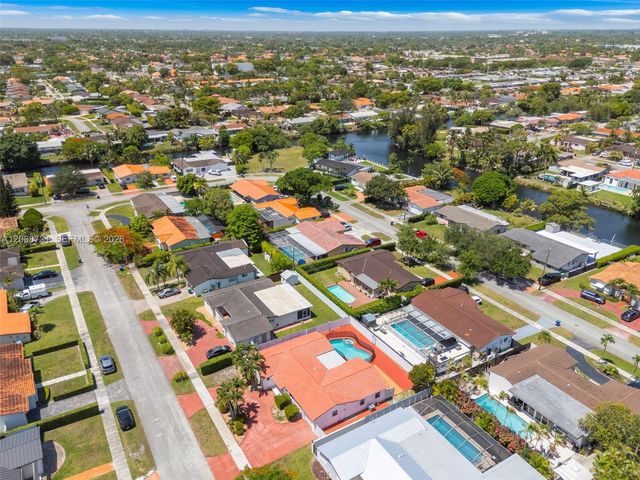 1720 SW 98th Ct, Miami, FL 33165