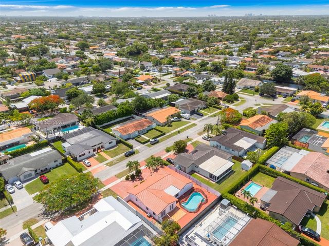 1720 SW 98th Ct, Miami, FL 33165