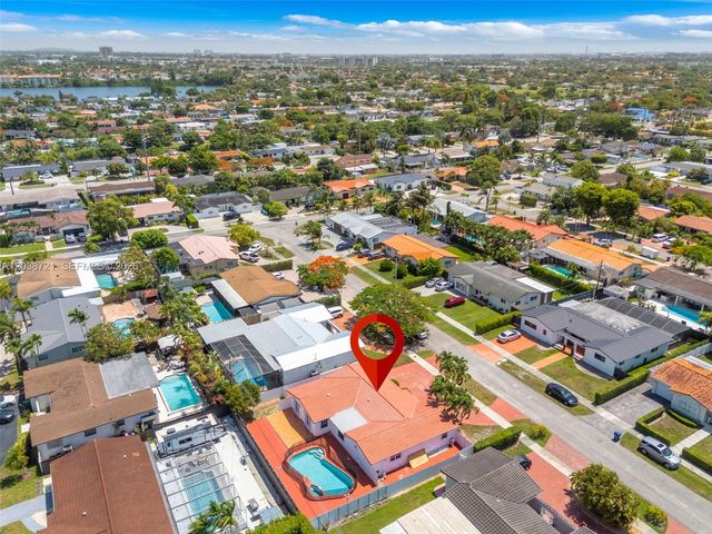 1720 SW 98th Ct, Miami, FL 33165