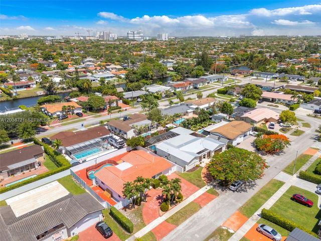 1720 SW 98th Ct, Miami, FL 33165