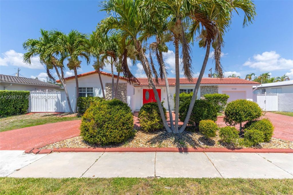 1720 SW 98th Ct, Miami, FL 33165