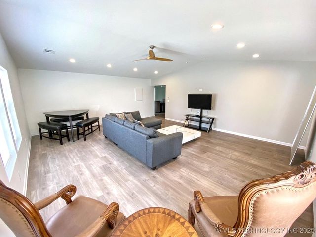 21060 S 496 Road, Tahlequah, OK 74464