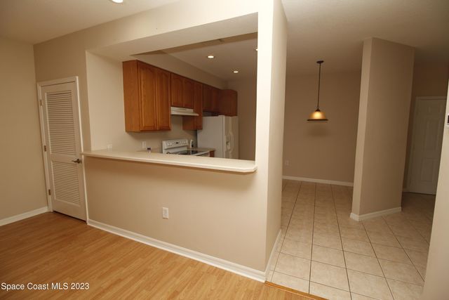 912 Handsome Cab Lane, 102, Melbourne, FL 32940