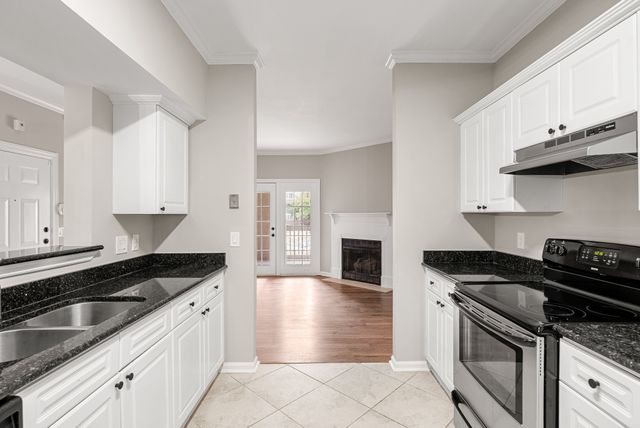 6820 Highway 70 S Apt 203, Nashville, TN 37221