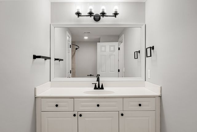 6820 Highway 70 S Apt 203, Nashville, TN 37221