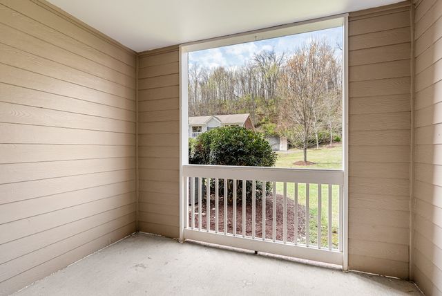 6820 Highway 70 S Apt 203, Nashville, TN 37221