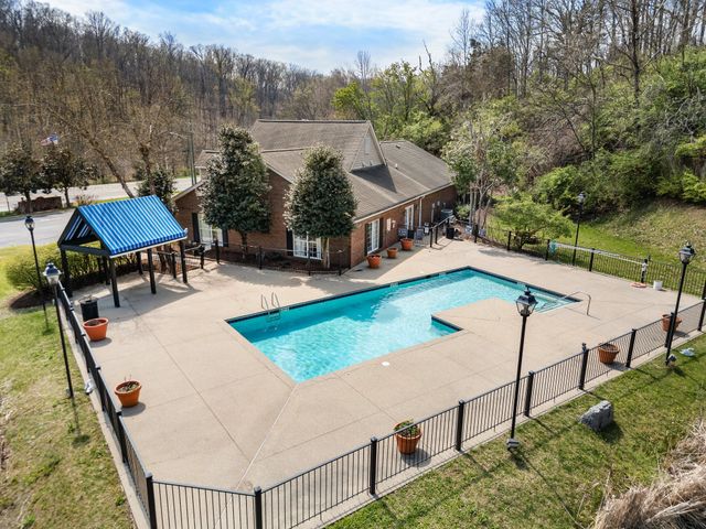 6820 Highway 70 S Apt 203, Nashville, TN 37221