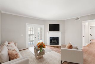 6820 Highway 70 S Apt 203, Nashville, TN 37221