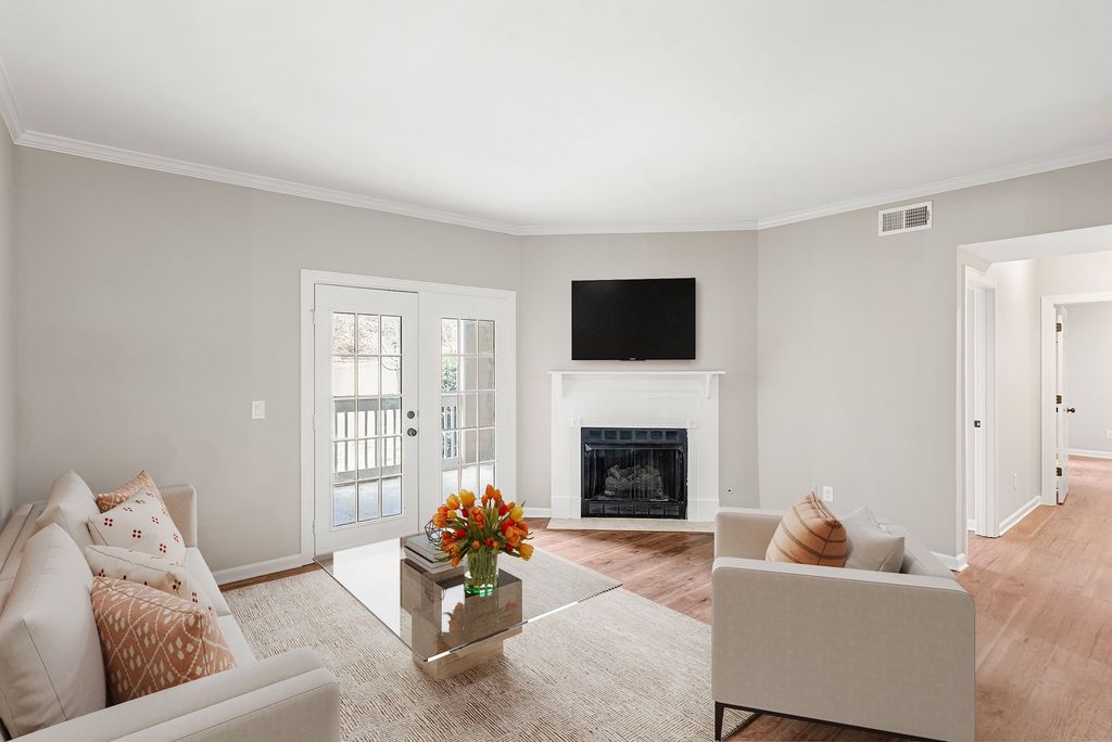 6820 Highway 70 S Apt 203, Nashville, TN 37221