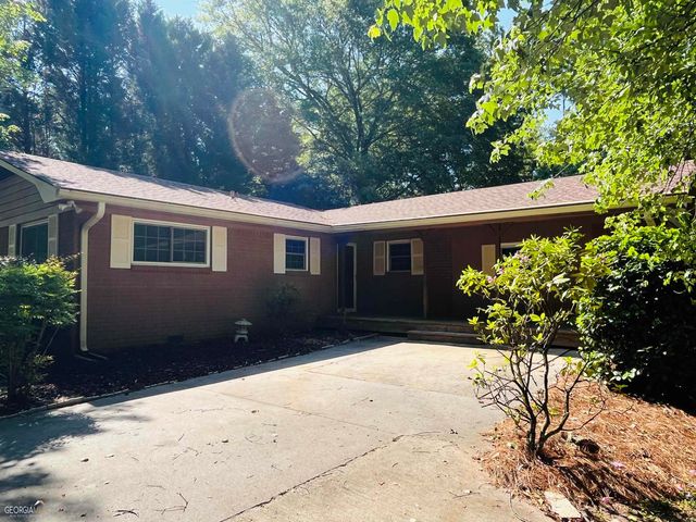 340 Bates Avenue, Fayetteville, GA 30215