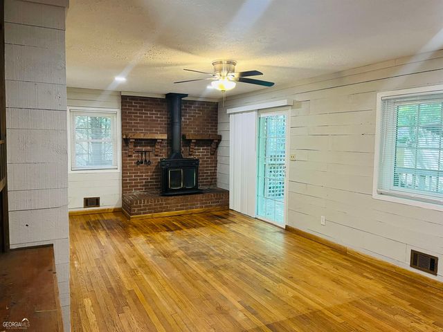 340 Bates Avenue, Fayetteville, GA 30215