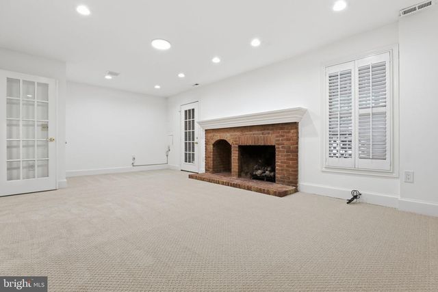 9986 FOXBOROUGH CIR, Rockville, MD 20850