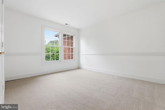 9986 FOXBOROUGH CIR, Rockville, MD 20850