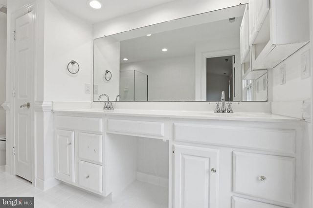 9986 FOXBOROUGH CIR, Rockville, MD 20850